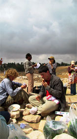 Second breakfast at the tell